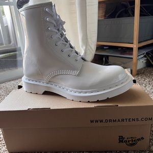 DOC MARTENS